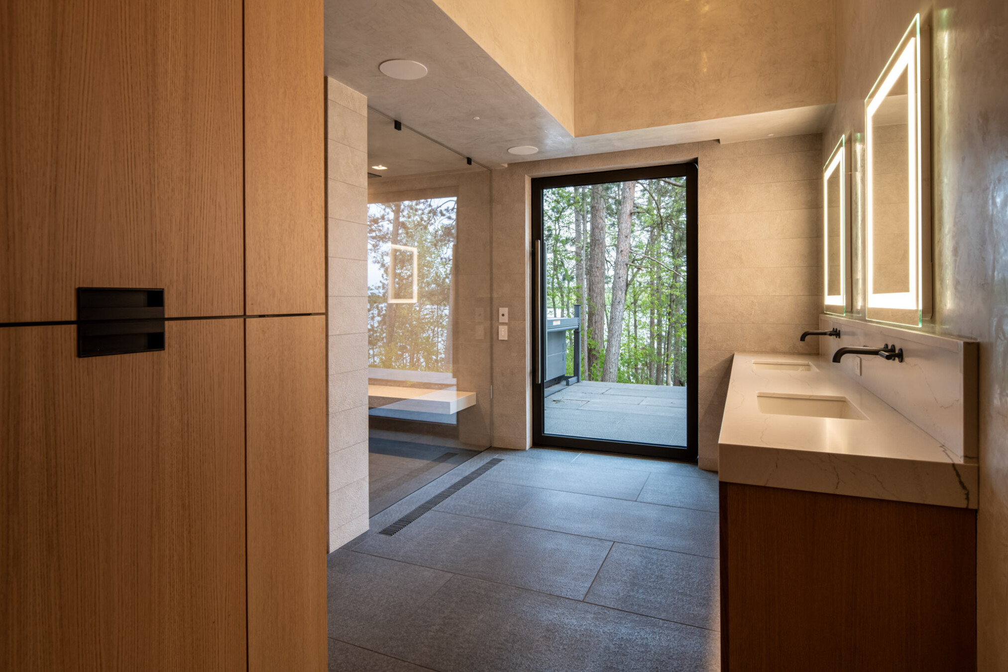 Air Lux Reference Private House Minnesota Usa Pivot Door Bathroom Closed