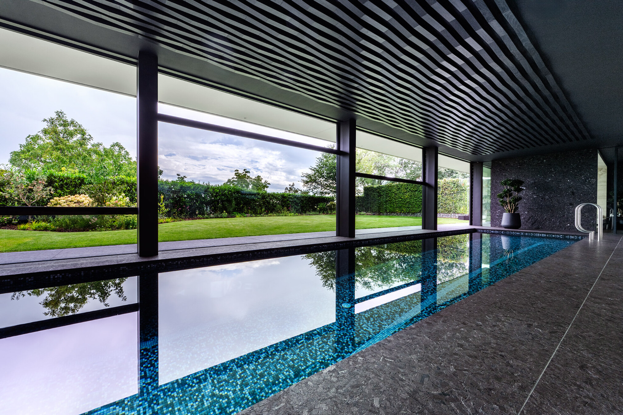 Air Lux Reference Villa In Czech Republic Descending Window