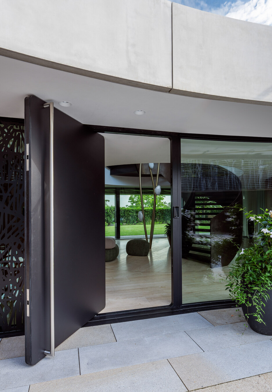 Air Lux Reference Villa In Czech Republic Pivotdoor