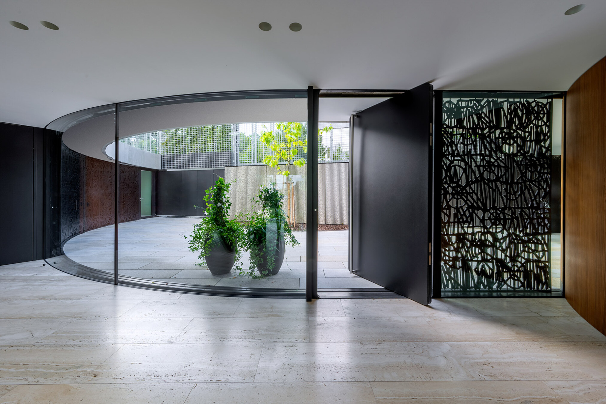 Air Lux Reference Villa In Czech Republic Pivotdoor Opened