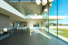 air-lux_referenz_lofthaus am Sihlsee_Wohnbereich_Eckverglasung