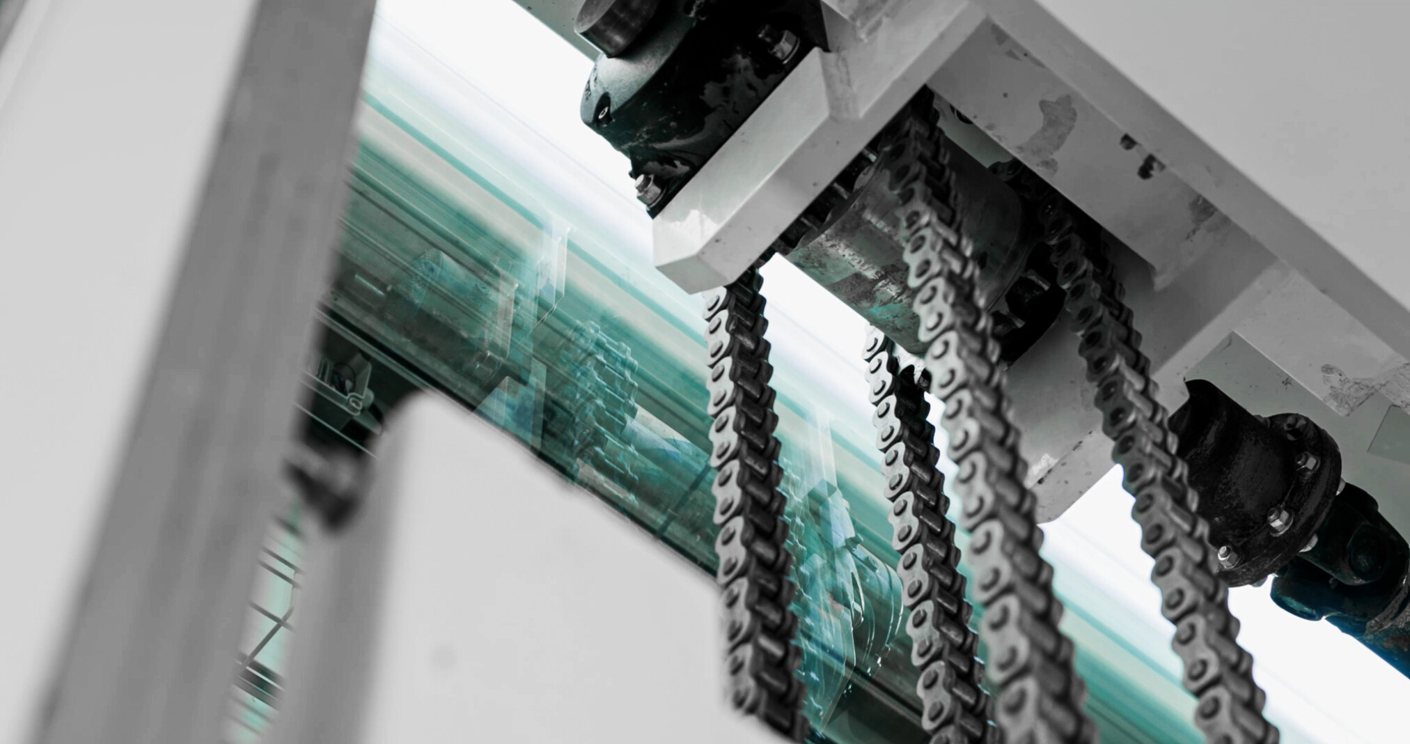 air-lux_Referenz_Luxusvilla Dubai_Senkfenster_Technikraum