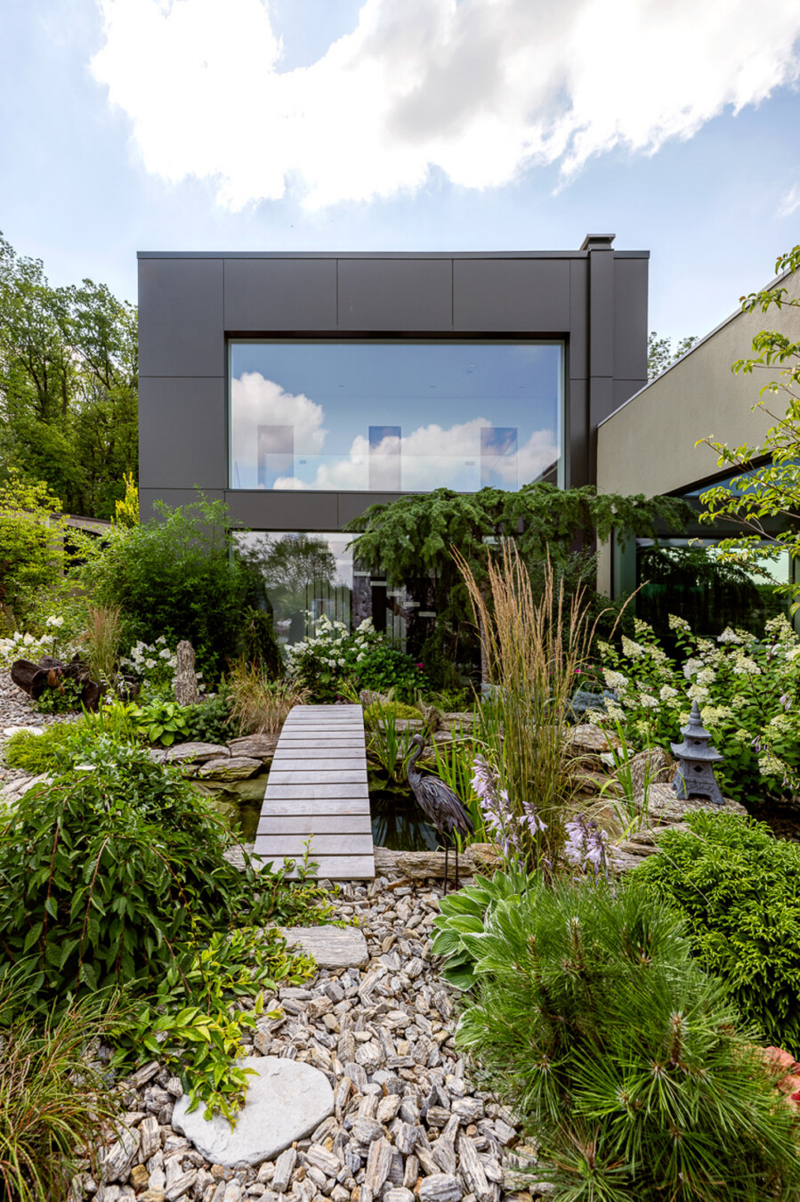 Air Lux Referenz Privathaus Seitenansicht Garten