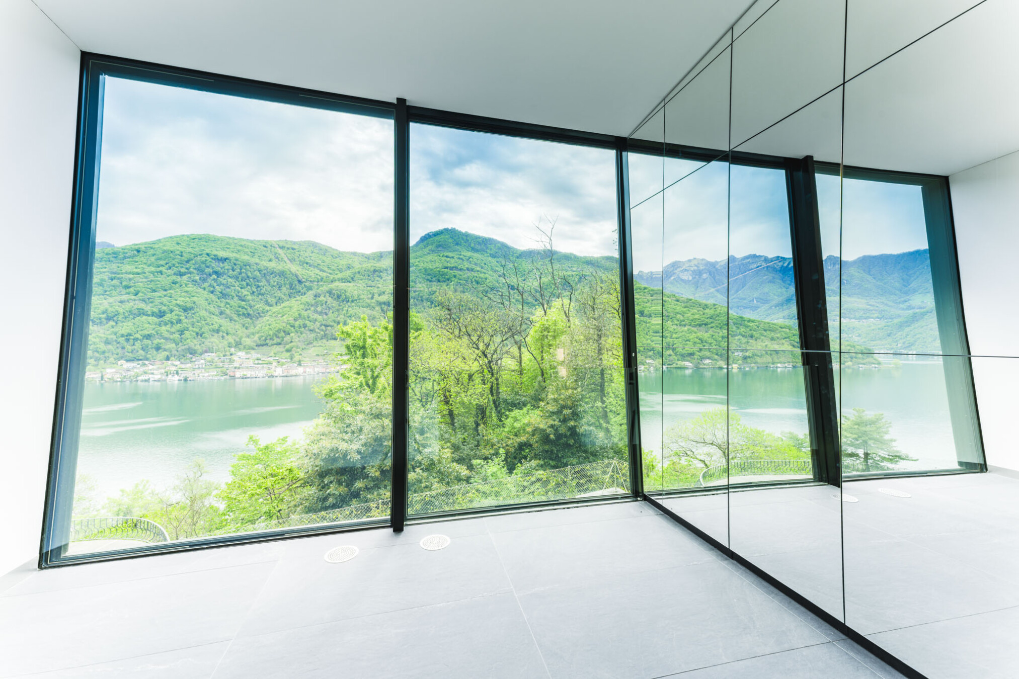 Air Lux Referenz Villa Im Tessin Geneigt Geschlossen