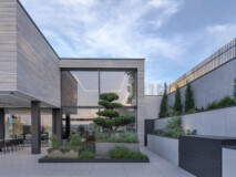 Air Lux Referenz Villa Oberer Zürichsee Aussenansicht Verglasung Doppelstöckig