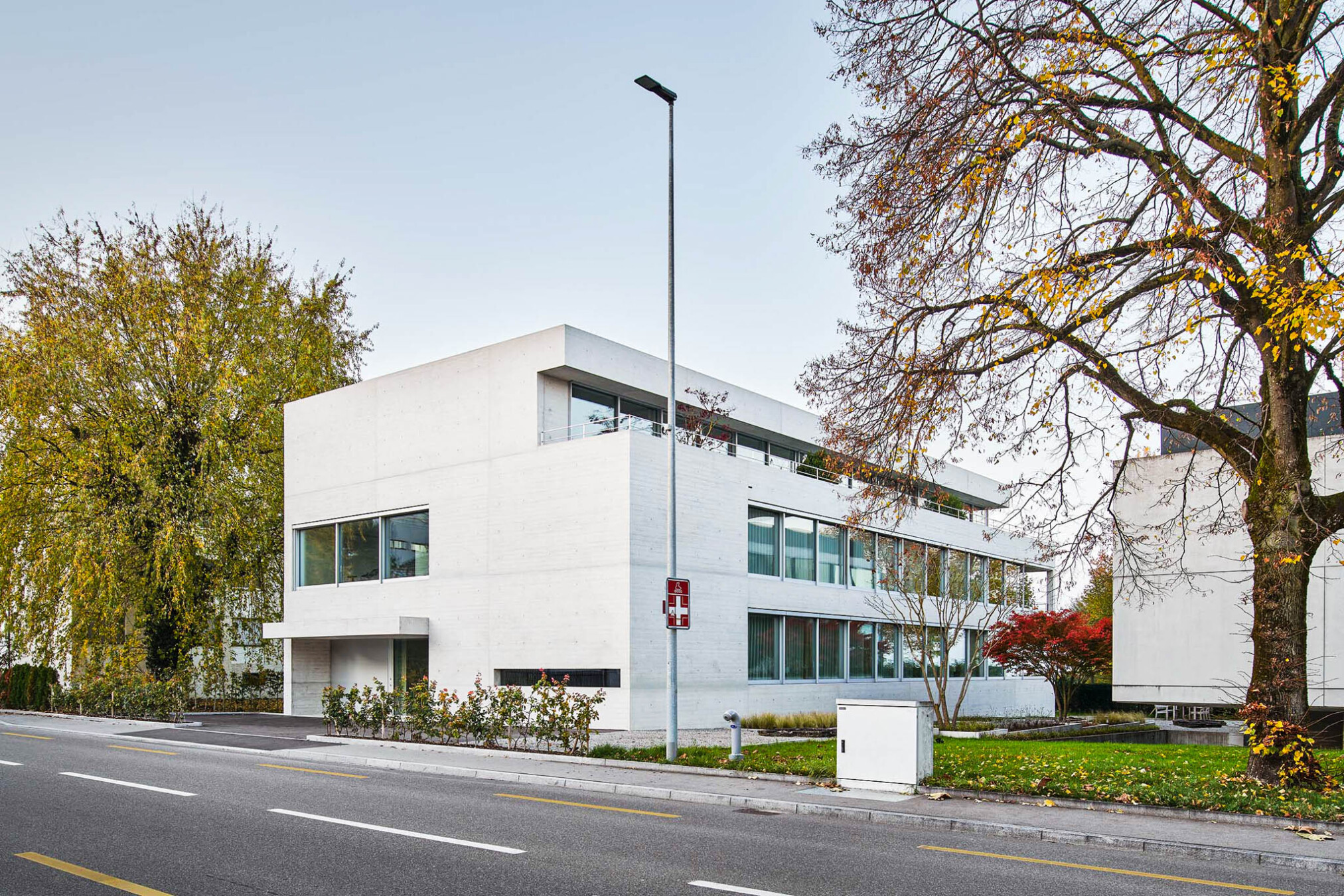 Air Lux Referenz Wohnen Am See Strassenseite