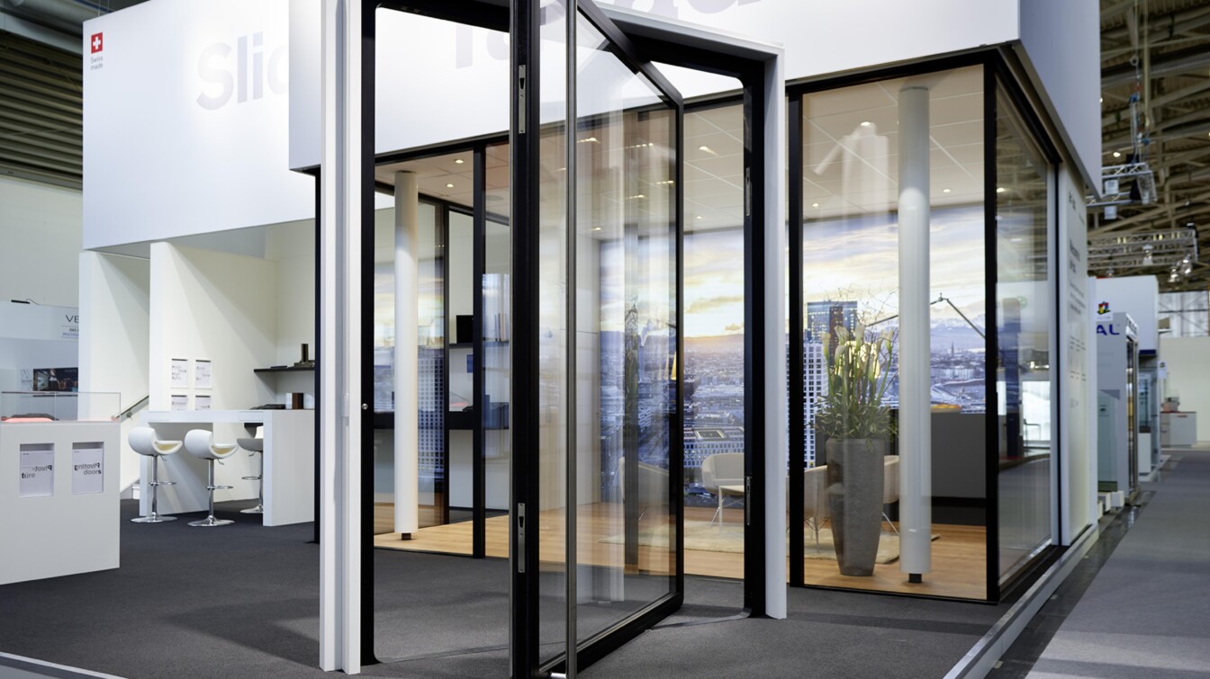 Blog Pivoting door – a fascinating solution for the entrance area Air Lux 2