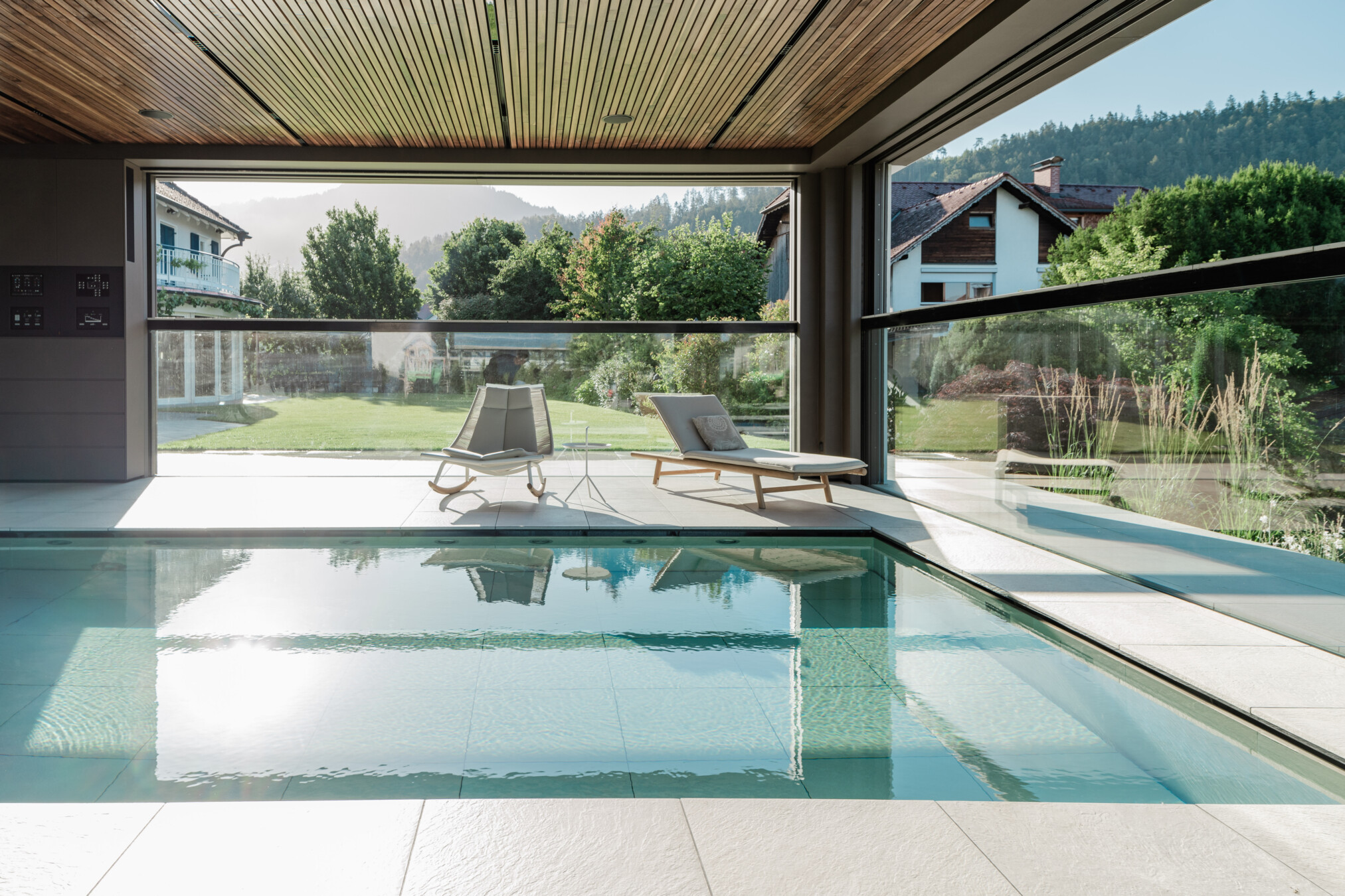 Descending Windows Poolhouse Austria Air Lux Middle